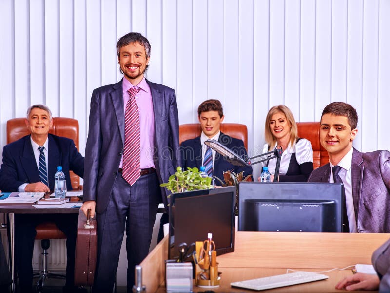 Trabalho dos povos no escritório para negócios fotografia de stock Trabalho dos povos no escritório para negócios fotografia de stock