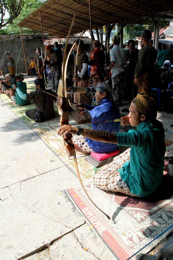 Traditional archery editorial stock image. Image of central 63040844