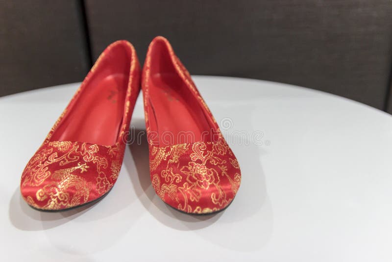 Home Couple Wedding Slippers Women Chinese Style Bride Groom Party Slippers  Slippers Gift (Color : Style 1, Size : #42-43): Home: Amazon.com.au