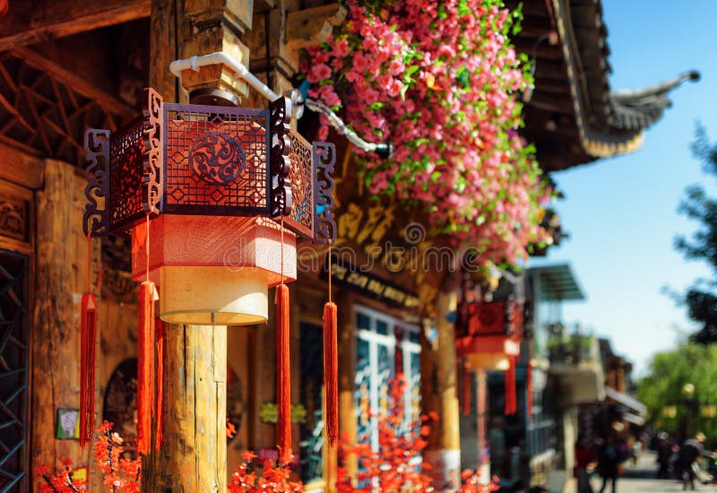 Traditional Chinese street lanterns and roof, Lijiang, China royalty free stock photos Traditional Chinese street lanterns and roof, Lijiang, China royalty free stock photos