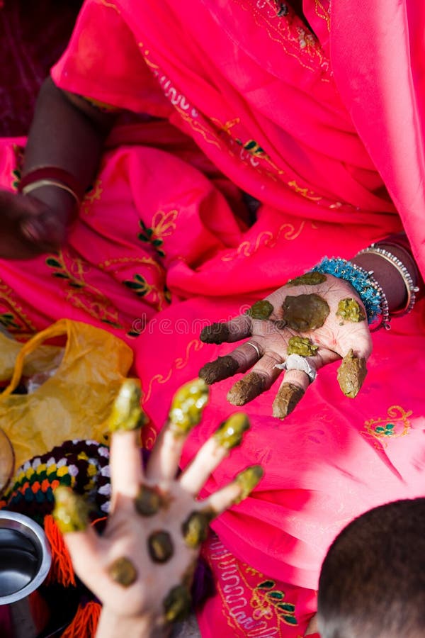 Traditional henna tattoo editorial image. Image of beautiful 21620880