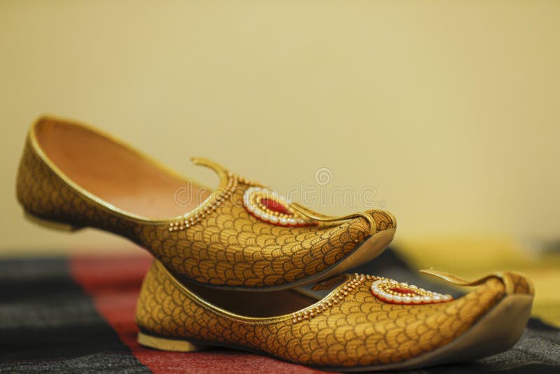 khussa desgin for girls|Embroidery work stylish khussa | Footwear design  women, Indian shoes, Embroidery shoes