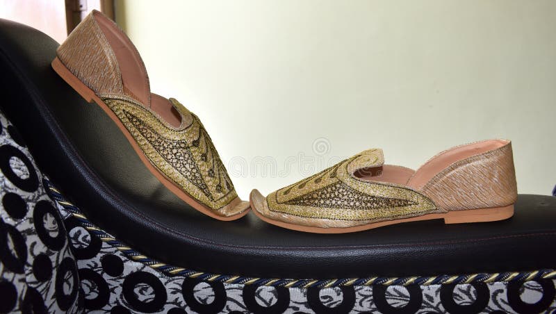 Designer shoes for sherwani – Uomo Attire