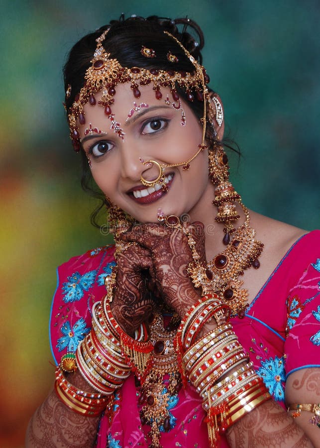 Traditional Indian woman stock image. Image of cosmetic - 2286857