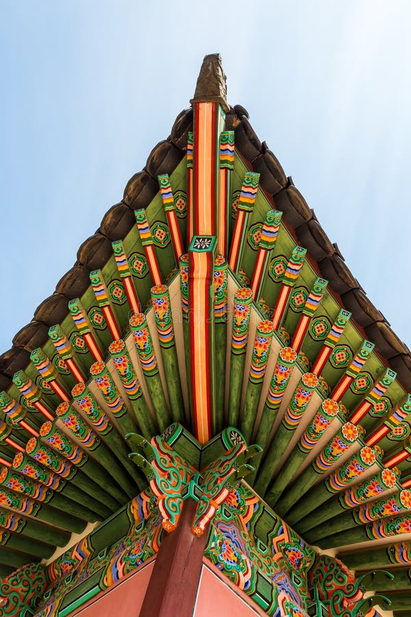 Traditional korean architecture roof eaves