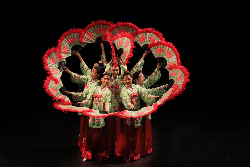 Traditional Korean Fan Dance Editorial Image - Image of costume, dance