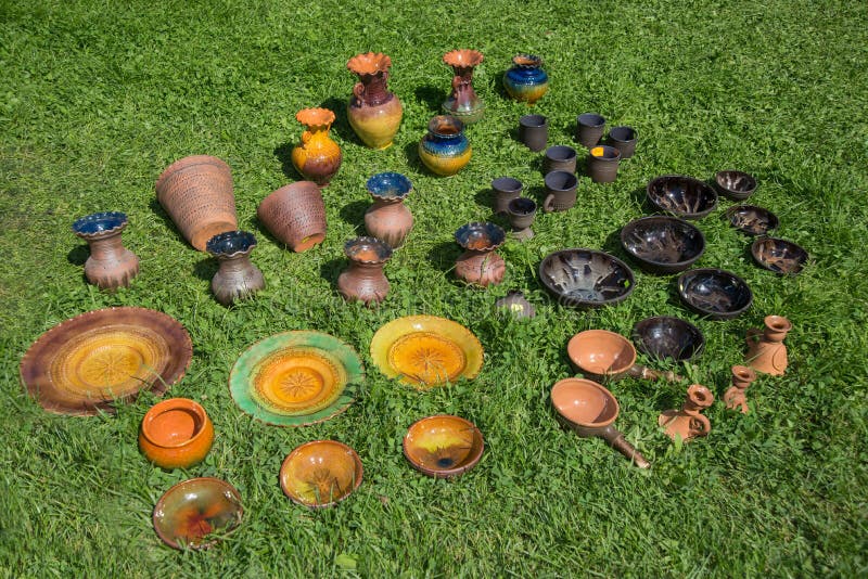 Traditional latgale handcrafted, colorful decorated glaze plates and pottery outdoor royalty free stock image Traditional latgale handcrafted, colorful decorated glaze plates and pottery outdoor royalty free stock image