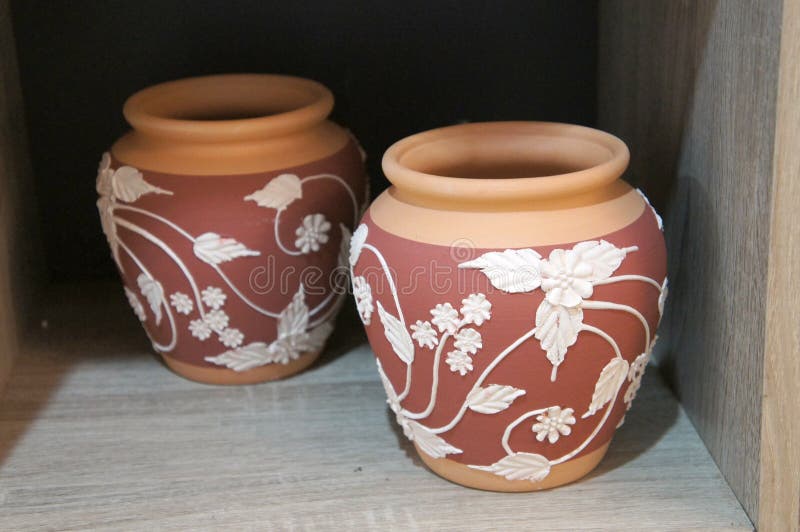 Traditional Malaysian Pottery That Has Been Commercialized 