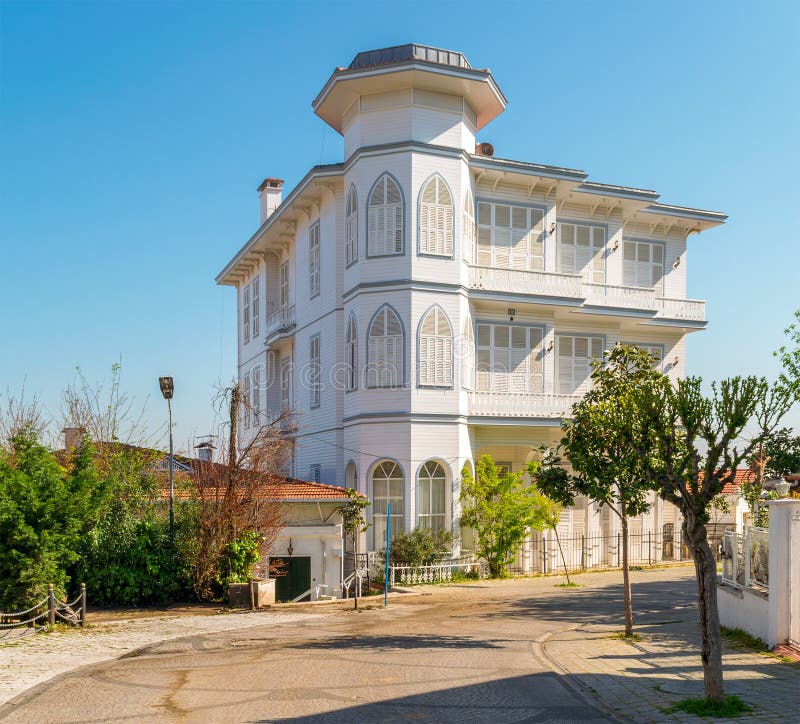 Traditional multi stories white wooden house, Princess Island Buyukada, Istanbul, Turkey stock images Traditional multi stories white wooden house, Princess Island Buyukada, Istanbul, Turkey stock images