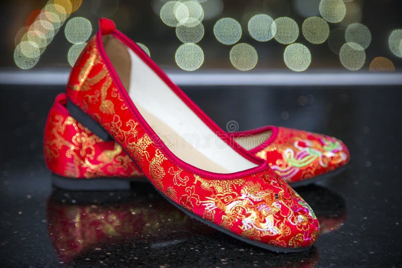 HD wallpaper: hong kong, red silk dress, chinese red shoes, chinese wedding  dress | Wallpaper Flare