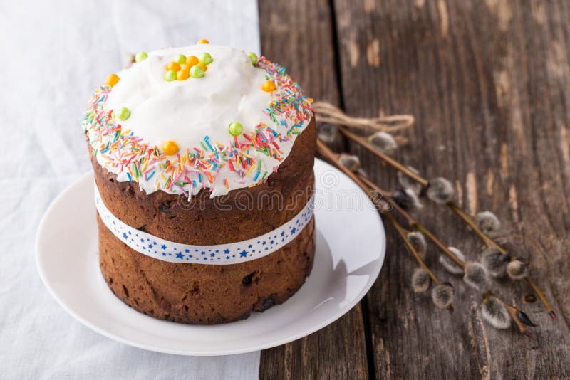 Traditional Russian Easter Cake Kulich Stock Photo - Image of card ...