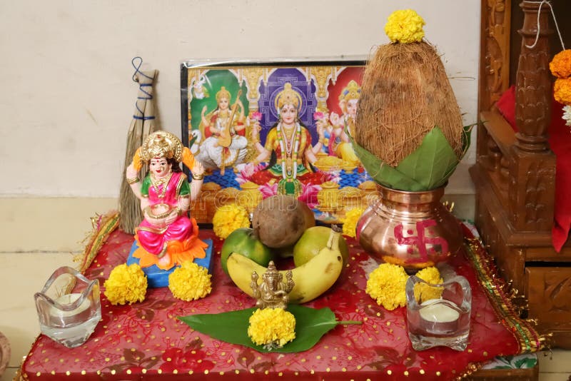 Diwali Pooja Ganesh Laxmi Saraswati Stock Photos Free Royalty Free laxmi-mata-diwali-wallpapers-carrotapp