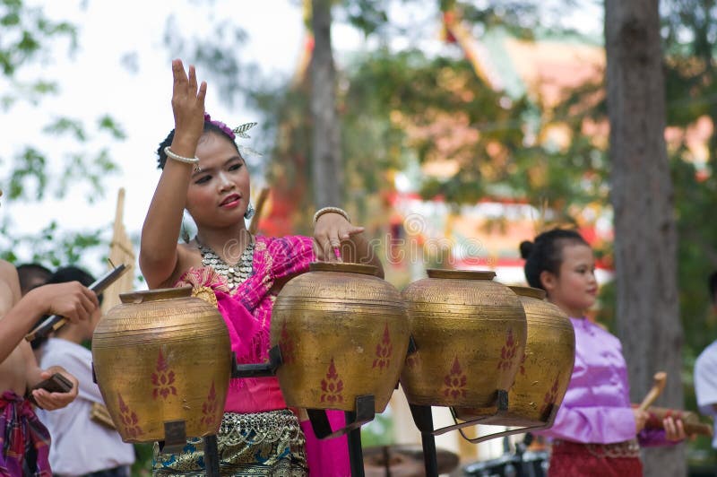 Traditional Thai folk dance (Pongrang)