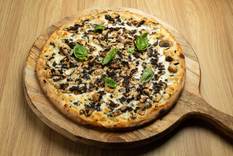 lilla ros vælge 160 Truffle Pizza Photos - Free & Royalty-Free Stock Photos from Dreamstime