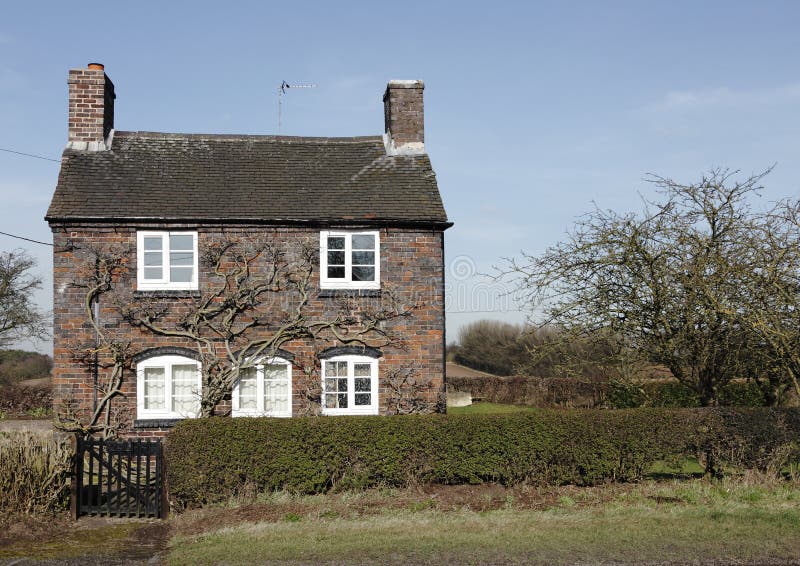 Traditioneel klein Engels plattelandshuisje