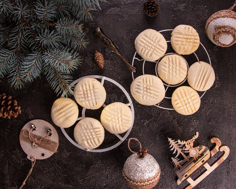 Traditionele amerikaanse koekjes voor Kerstmis Smelting Moments Kerstnieuwjaarsversiering stock fotografie Traditionele amerikaanse koekjes voor Kerstmis Smelting Moments Kerstnieuwjaarsversiering stock fotografie