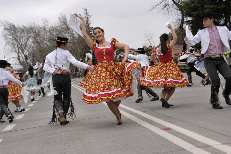 Traditionele Dans Van Chili Redactionele Afbeelding Image of folklore