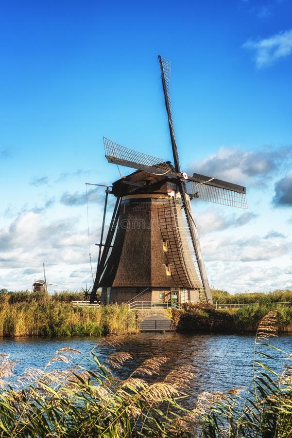Traditionele Nederlandse Windmolen royalty-vrije stock foto Traditionele Nederlandse Windmolen royalty-vrije stock foto