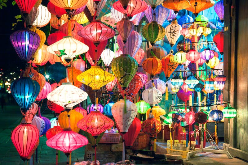 Traditionella lyktor shoppar på natten, Hoi An, Vietnam arkivfoto Traditionella lyktor shoppar på natten, Hoi An, Vietnam arkivfoto