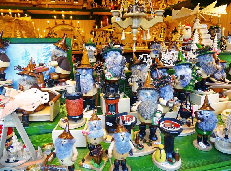 Traditionelle deutsche Weihnachtsdekorationen stockfotografie Traditionelle deutsche Weihnachtsdekorationen stockfotografie