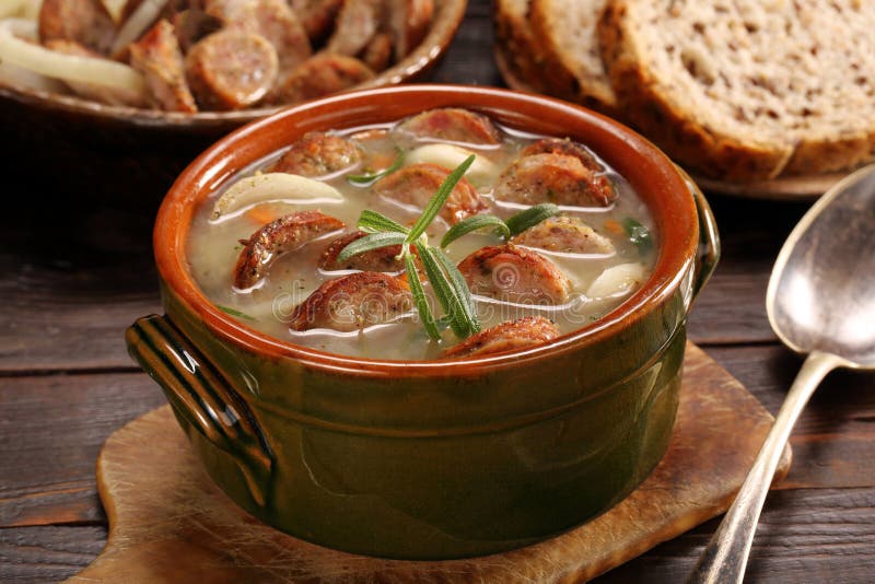 Traditionelle Polnische Ostern Suppe Zurek Mit Wurst Stockbild - Bild ...