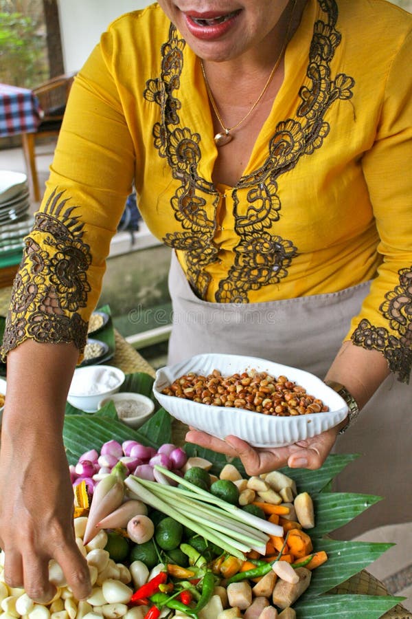 Traditioneller Bali, der Schule kocht lizenzfreie stockbilder Traditioneller Bali, der Schule kocht lizenzfreie stockbilder