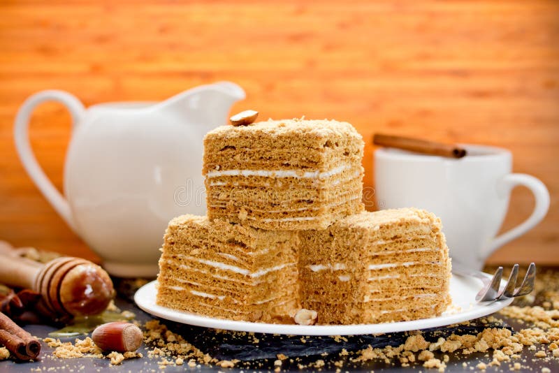 Traditioneller Honigkuchen stockfoto. Bild von kaffee - 92434518