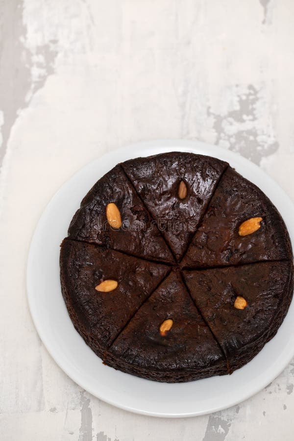 Traditioneller Honigkuchen Von Madeira, Portugal Auf Weißer Platte ...