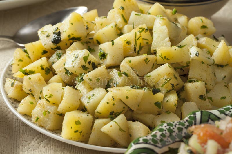 Traditioneller Marokkanischer Kartoffelsalat Stockbild - Bild von ...
