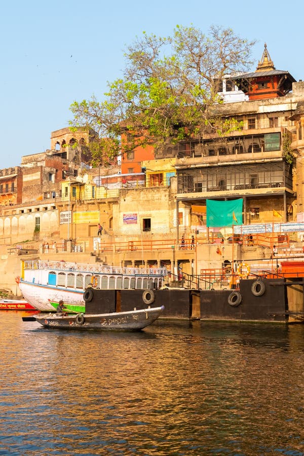 Traditioneller Nepali hindischer Tempel in Varanasi, Indien stockfoto Traditioneller Nepali hindischer Tempel in Varanasi, Indien stockfoto