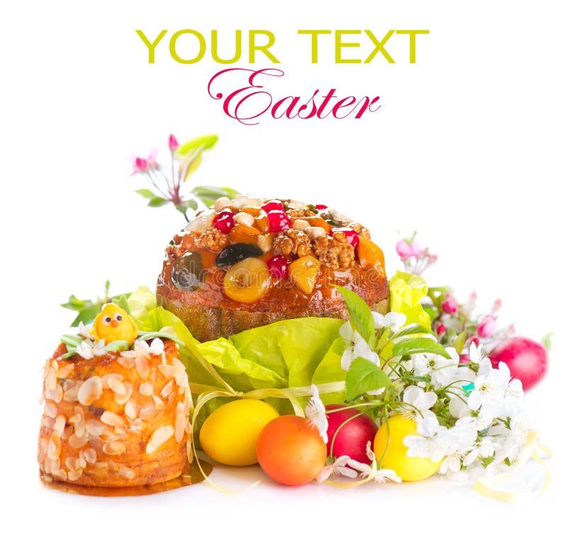 Traditioneller Ostern-Kuchen und bunte gemalte Eier stockbild Traditioneller Ostern-Kuchen und bunte gemalte Eier stockbild