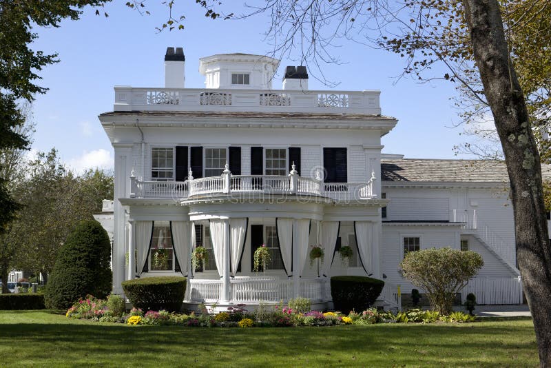 Traditionelles Koloniallandhaus Stockbild - Bild von landhaus, weinberg