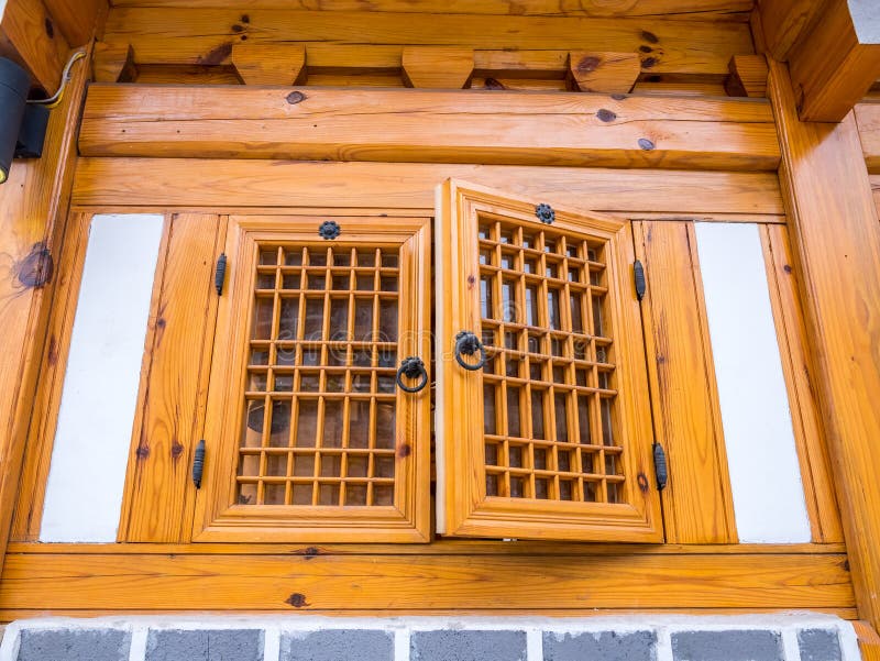 Traditionelles Koreaner Architecturebukchon-hanok Dorf Koreanisches Art-Fenster lizenzfreie stockbilder Traditionelles Koreaner Architecturebukchon-hanok Dorf Koreanisches Art-Fenster lizenzfreie stockbilder
