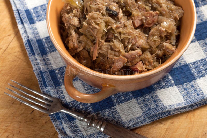 Traditionelles Polnisches Sauerkraut. Stockbild - Bild von platte ... Traditionelles Polnisches Sauerkraut. Stockbild - Bild von platte ...