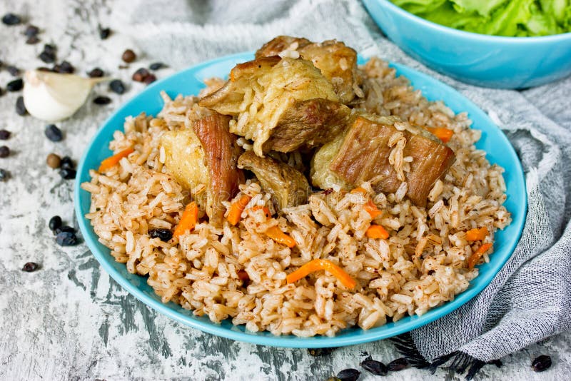 Traditionelles Usbeklebensmittel Nannte Pilaf Gekocht Mit Gebratenem ...