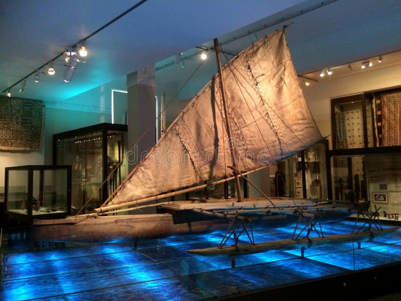 Traditionellt Polynesian fartyg i det Auckland museet arkivbilder Traditionellt Polynesian fartyg i det Auckland museet arkivbilder