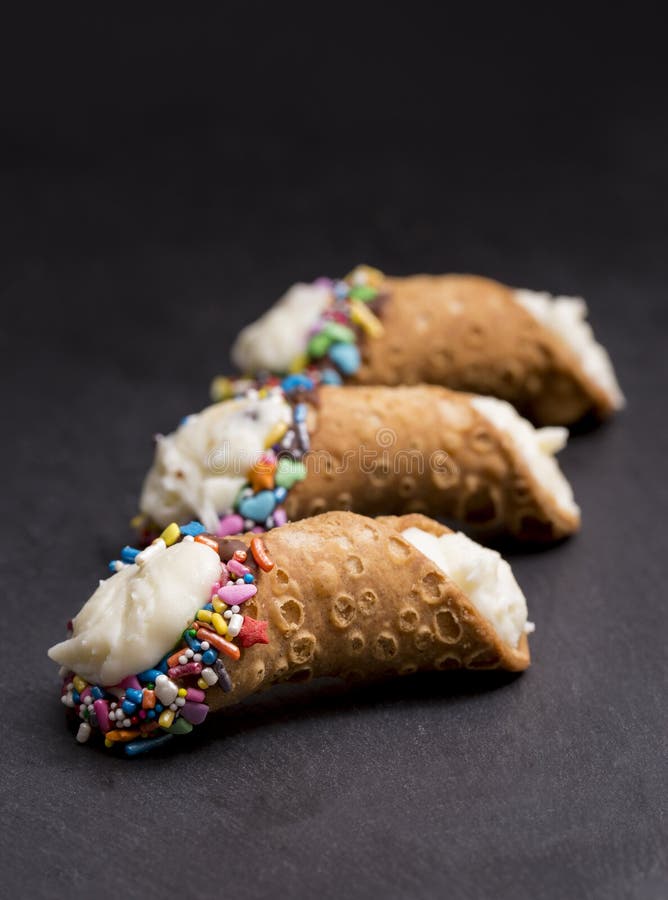 Tradycyjna włoszczyzna Cannolis zdjęcie royalty free Tradycyjna włoszczyzna Cannolis zdjęcie royalty free