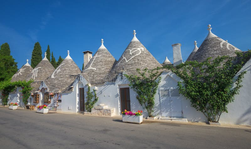 Tradycyjni trulli domy, Alberobello, Puglia, Południowy Włochy zdjęcia royalty free Tradycyjni trulli domy, Alberobello, Puglia, Południowy Włochy zdjęcia royalty free