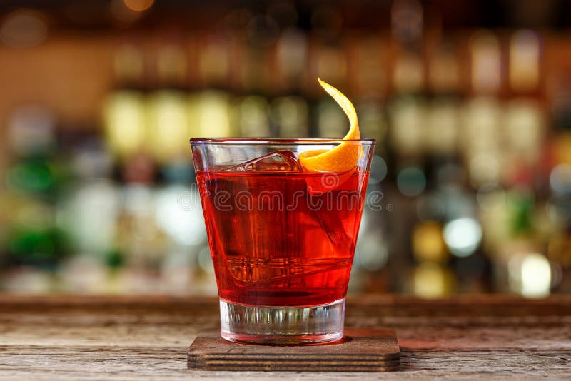 Tradycyjny przepis Negroni obraz stock Tradycyjny przepis Negroni obraz stock