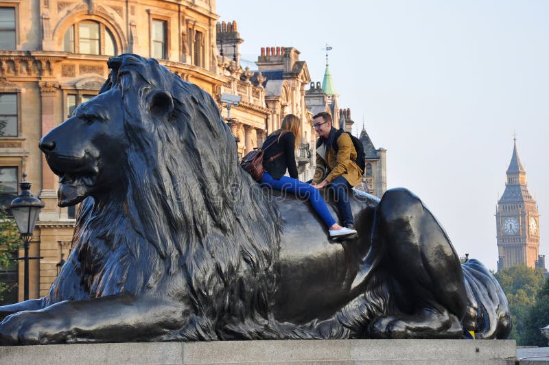 Trafalgar Square lejon, London royaltyfri foto Trafalgar Square lejon, London royaltyfri foto