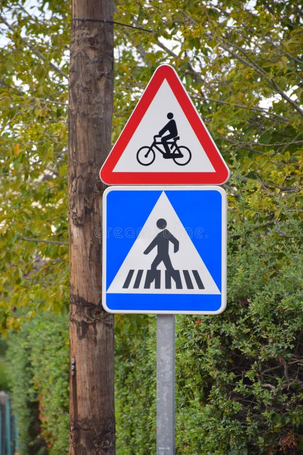 200 Pedestrian Crossing Bicycle Road Signs Stock Photos - Free