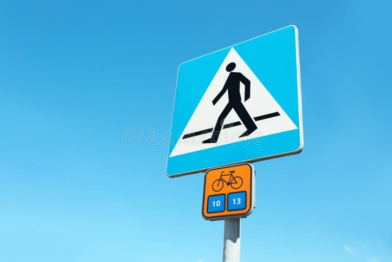 200 Pedestrian Crossing Bicycle Road Signs Stock Photos - Free