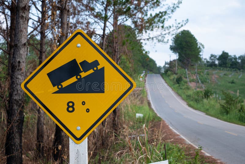 Warning Steep Downhill Sign Stock Illustration - Download Image Now - Car,  Moving Down, Steep - iStock