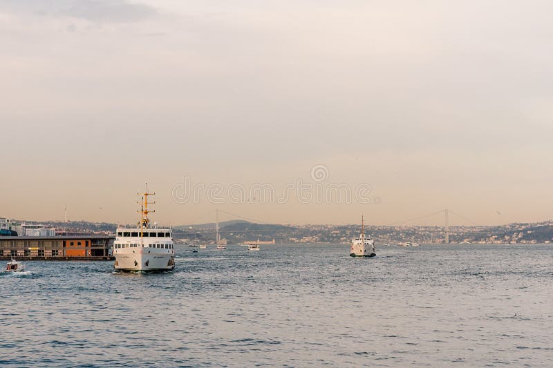 Traficul în apele bosforului. royalty free stock photos