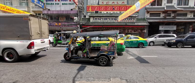 Traffic on Yaowarat Road royalty free stock image Traffic on Yaowarat Road royalty free stock image