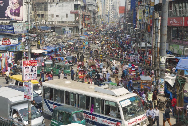 Traffico occupato alla parte centrale della città in Dacca, Bangladesh immagini stock libere da diritti Traffico occupato alla parte centrale della città in Dacca, Bangladesh immagini stock libere da diritti