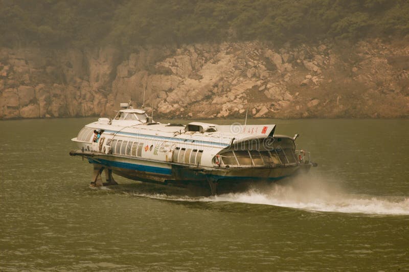 Traficul fluvial pe yangtze stock image