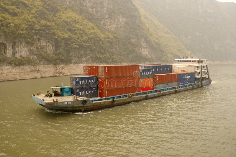 Traficul fluvial pe yangtze royalty free stock photos
