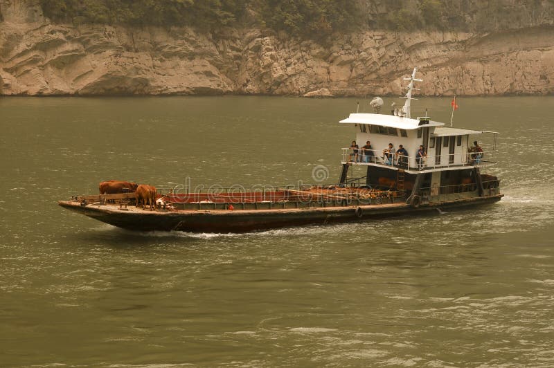 Traficul fluvial pe yangtze stock photography