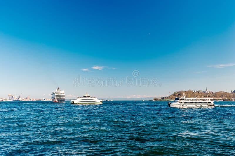 Traficul în apele bosfor. stock photo